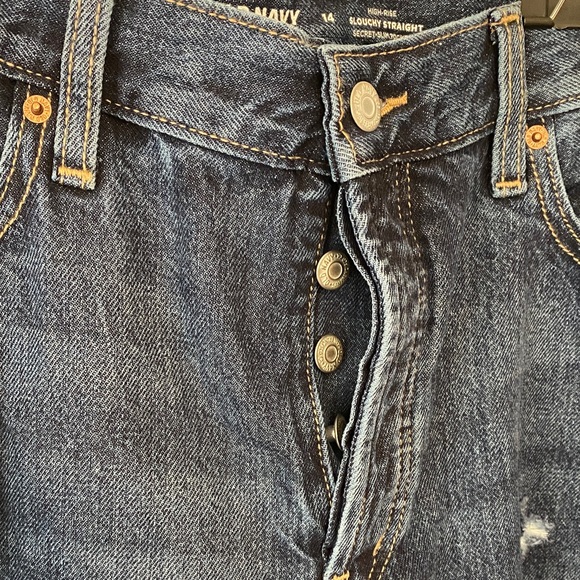 NWT Old Navy Slouchy Straight Relaxed Distressed High Rise Cropped Jeans - Picture 3 of 10